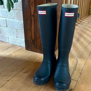 Hunter rain boots, navy